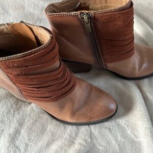 Pikolinos Short Leather Boot